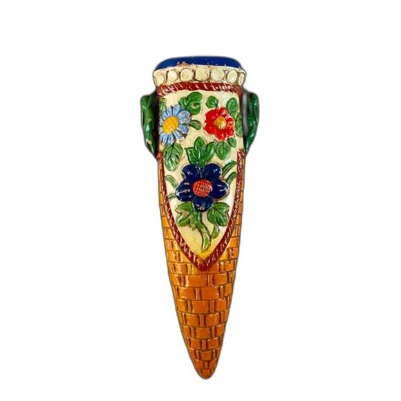 VTG Art Deco Japanese Wall Pocket Vase Floral Textured Majolica Style Ceramic - Picture 1 of 5